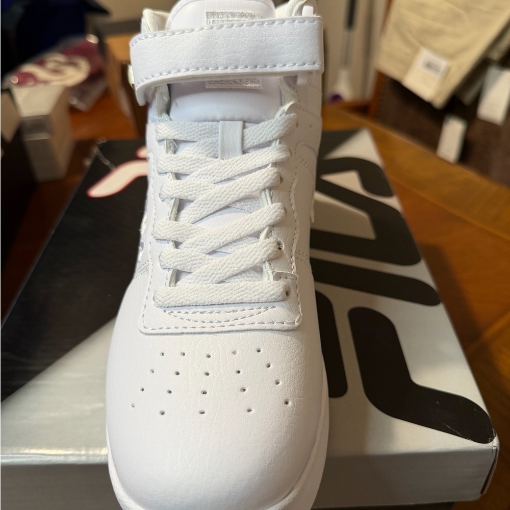New in Box Fila Vulc 13 Women's White High-Top Leather Sneakers Size 6.5 - Picture 3 of 10